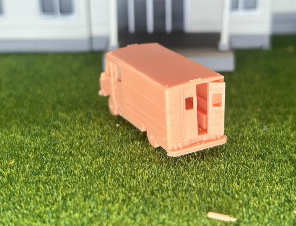 SW 3D resin kit no. 977 1/144 Chevrolet Shuttle Bus USAF