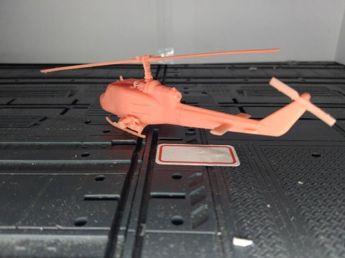 SW 3D resin kit no.413 1/144 UH-1C with mg & rocket launcher