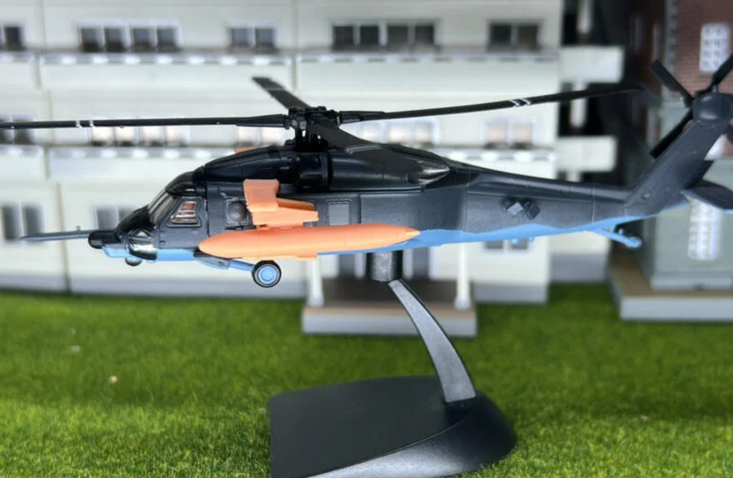 SW 3D resin kit no.899 UH-60 A Pylon Fuel Tank Hellfire Without Helicopter