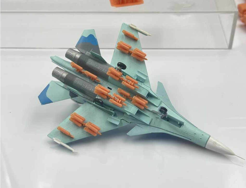 SW 3D resin kit no.1527 1/144 SU-27 OFAB-250 270 Excluding jet