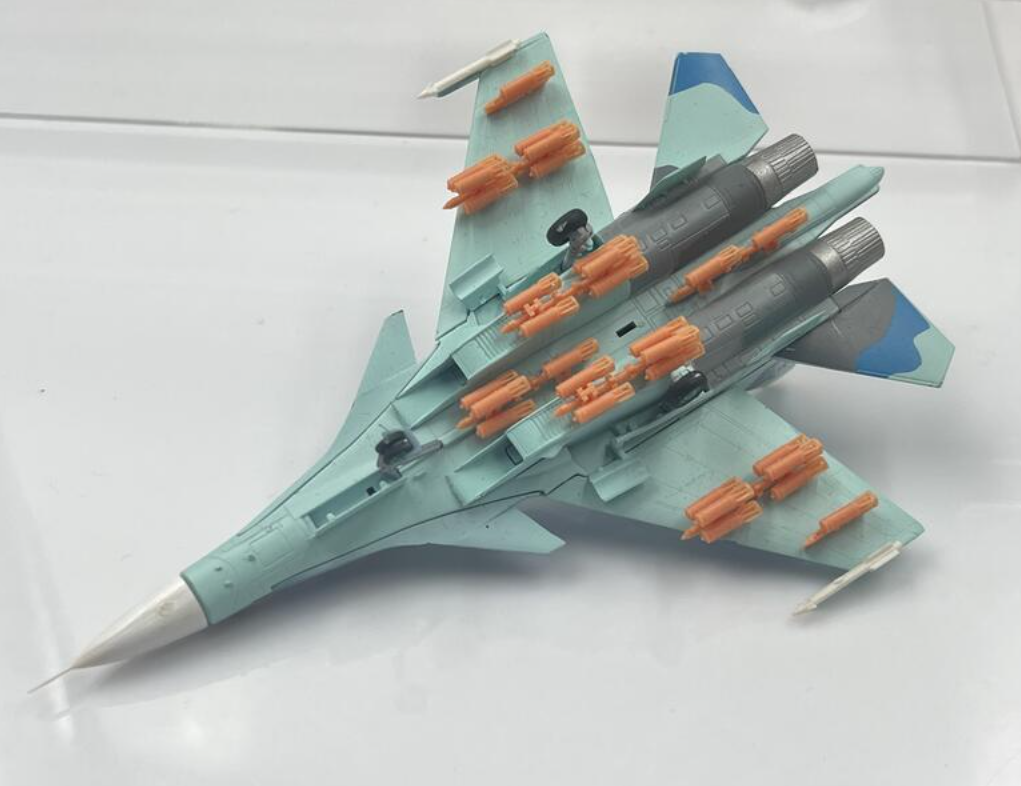 SW 3D resin kit no.1527 1/144 SU-27 OFAB-250 270 Excluding jet