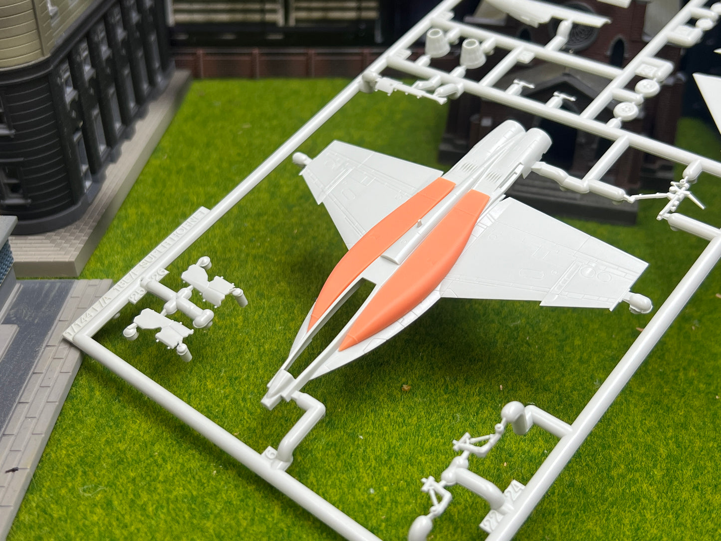 SW 3D resin kit no.1254 1/144 F-18 Conformal Fuel Tank (CFT) Not included F-18 for revell