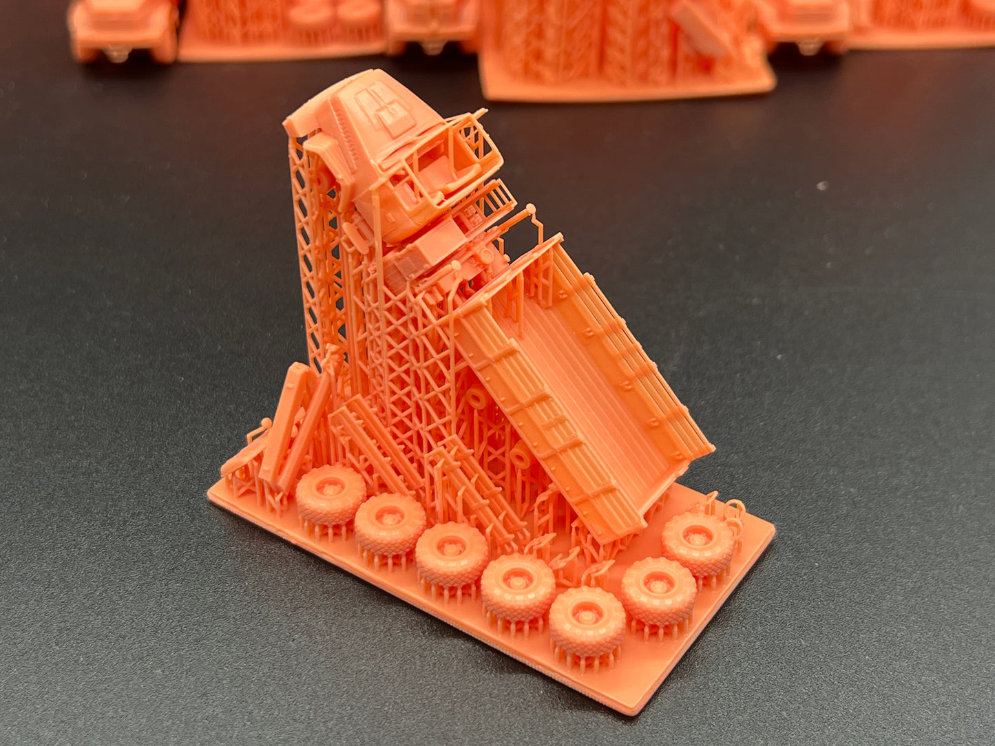 SW 3D resin kit no.1564 1/144 KRAZ 6322 MASTER 01