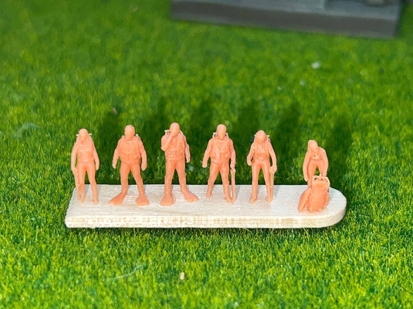 SW 3D resin kit no.1200 1/144 Divers 01