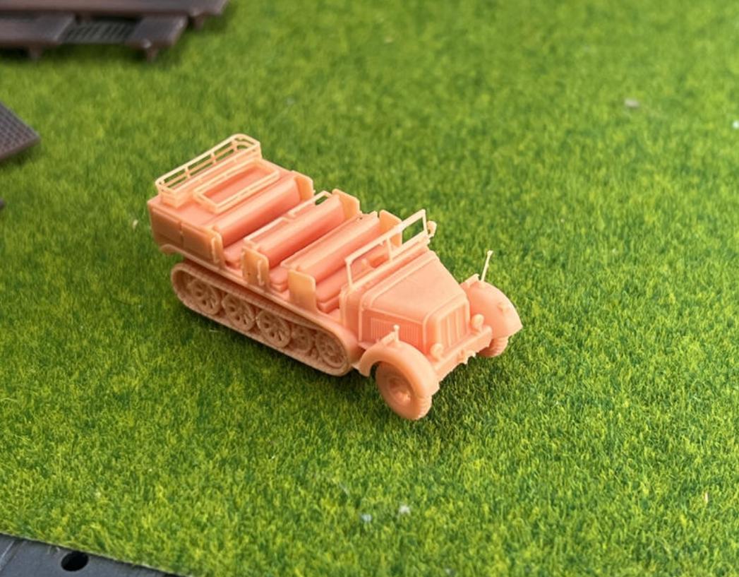 SW 3D resin kit no.1052 1/144 sd.kfz.7 with Internal Structure
