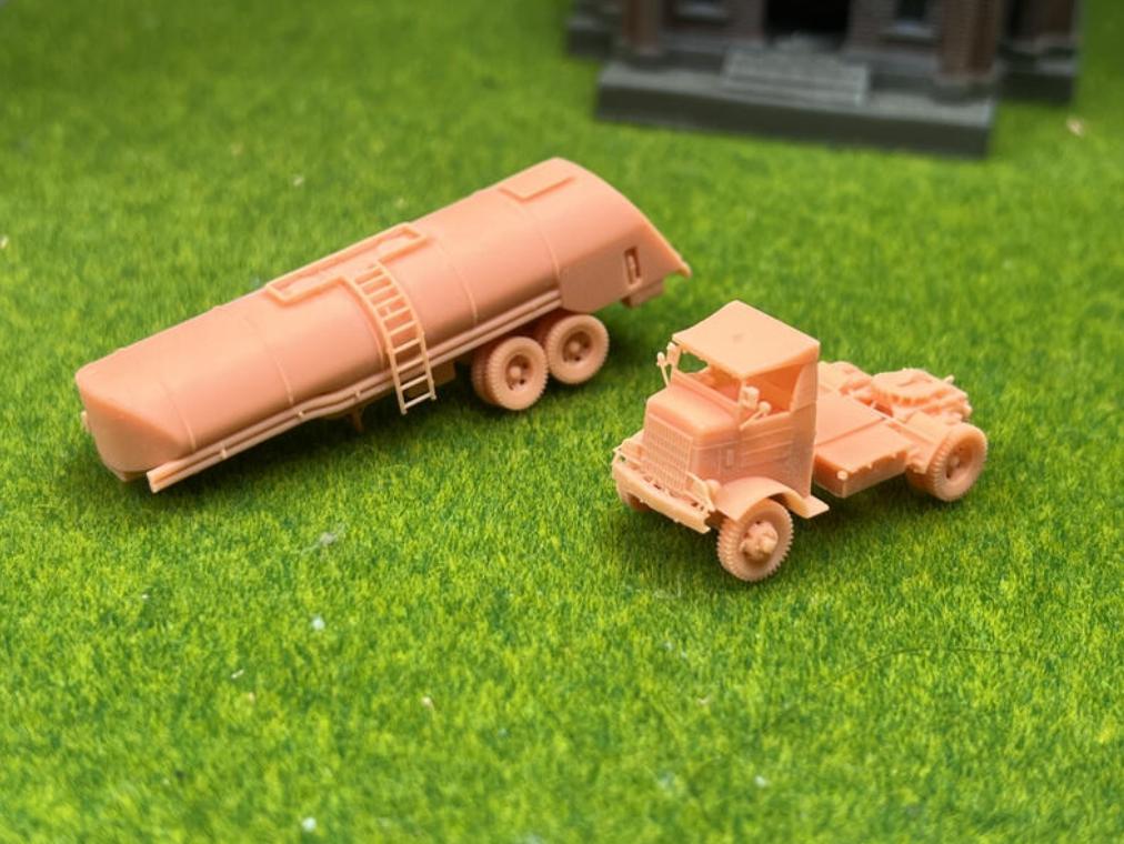 SW 3D resin kit no.1068 1/144  U-7144-T 4X4, F-1 FUEL TRAILER
