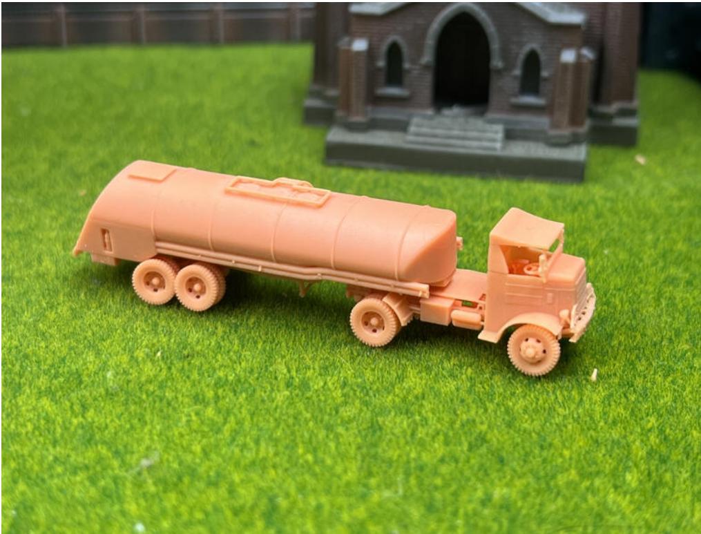 SW 3D resin kit no.1068 1/144  U-7144-T 4X4, F-1 FUEL TRAILER